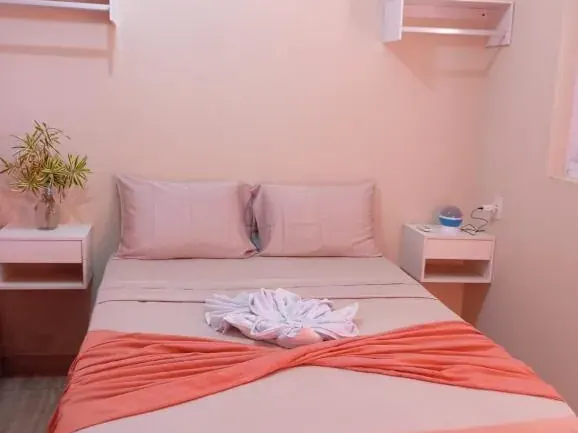 Quarto adicional com cama de solteiro para acomodar mais um hóspede